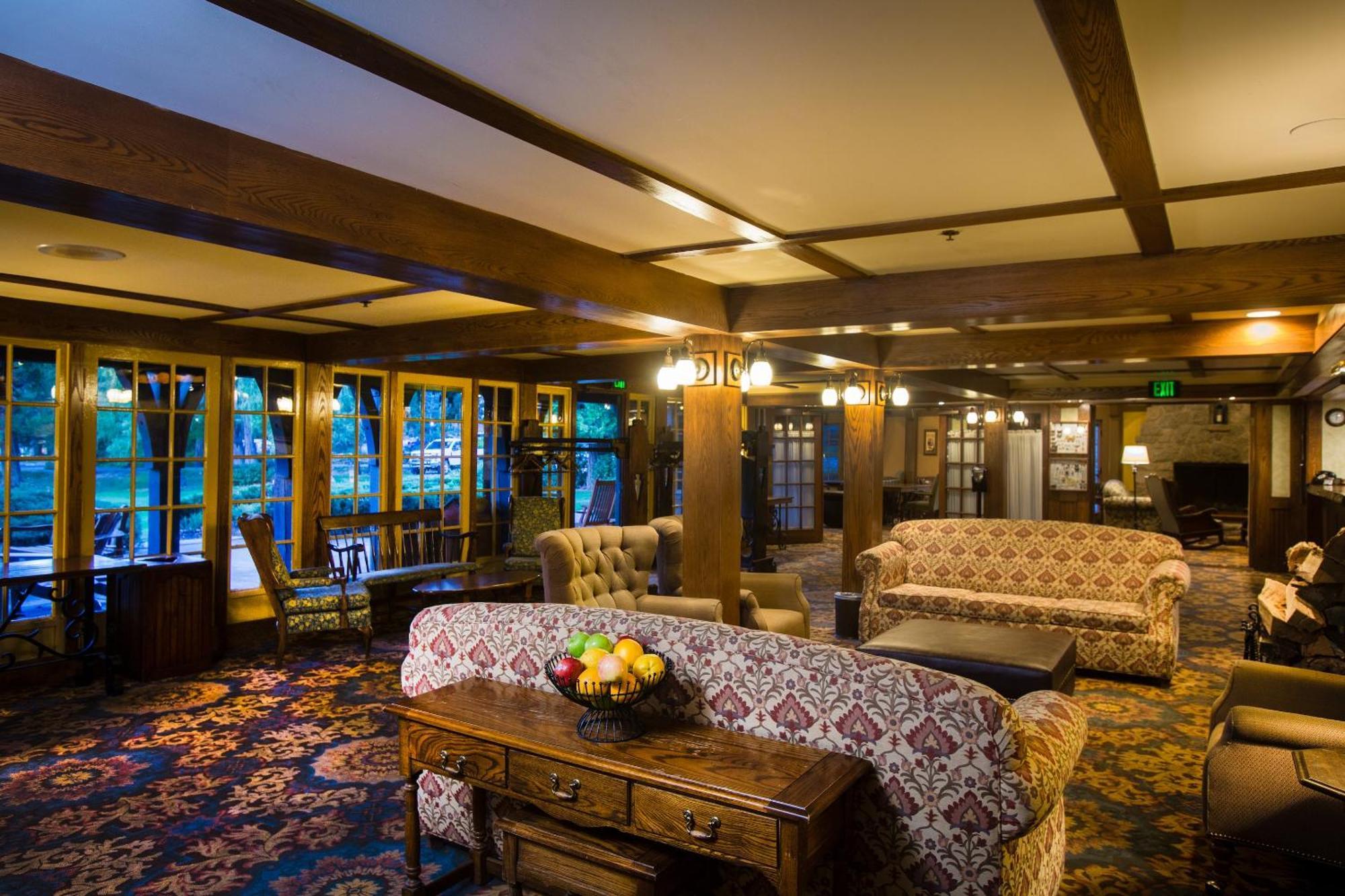 Ucla Lake Arrowhead Lodge Exteriér fotografie